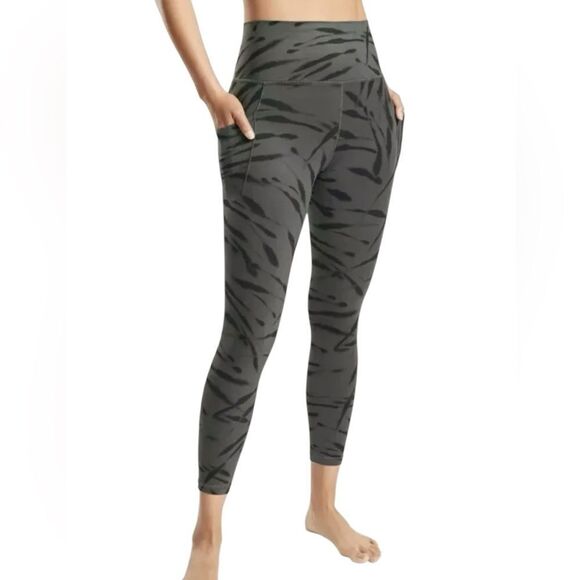 Athleta Salutation Stash Pocket Leggings Small - Picture 2 of 11